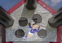 Speed ​​shooter or buy inflatable “Fat Bertha” football game. Order inflatable speed football shootergame now online at JB Inflatables UK