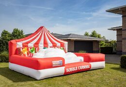 Groot opblaasbaar open bubble boarding luchtkussen met schuim kopen in thema carnaval circus clown voor kinderen