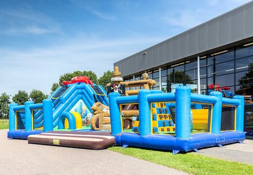 Groot opblaasbaar open speelpark luchtkussen van 15 meter met glijbaan en spellen kopen in thema sealife zee voor kinderen