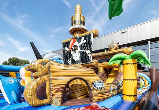 Opblaasbaar mega springkussen in sea life thema met 3D objecten kopen voor kinderen