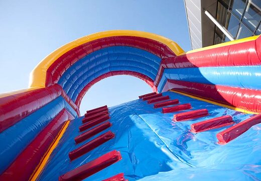 Climbing on a tub dance track